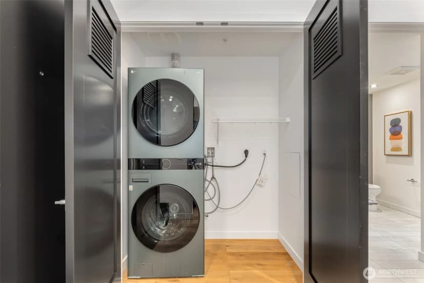 Property photo for 1321 Seneca Street #202, Seattle photo 12