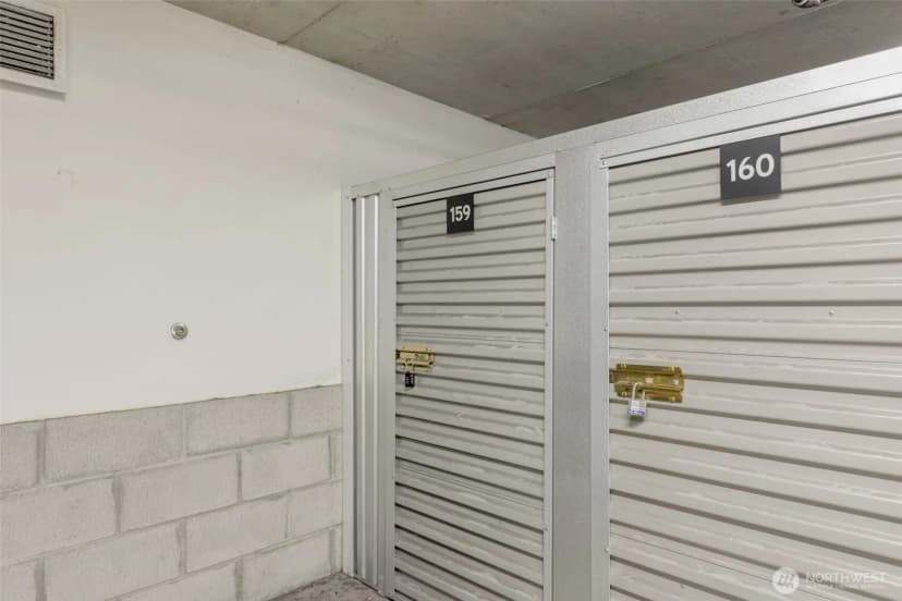 Property photo for 1321 Seneca Street #202, Seattle photo 14