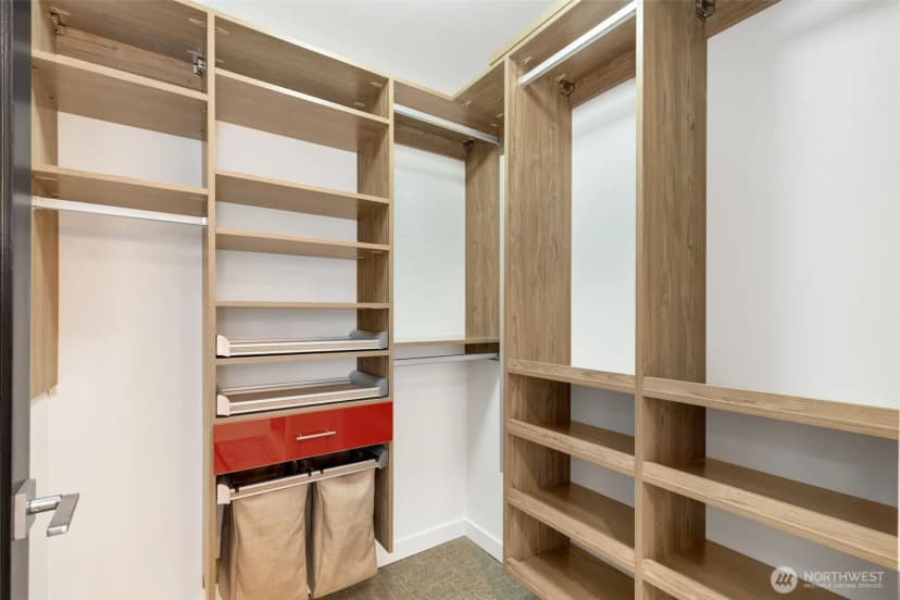 Property photo for 1321 Seneca Street #202, Seattle photo 11