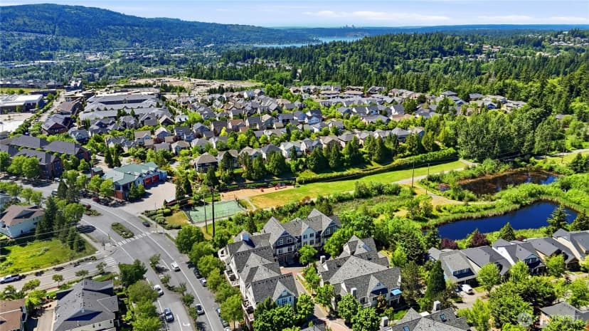 Property photo for 1392 Huckleberry Cir, Issaquah photo 25
