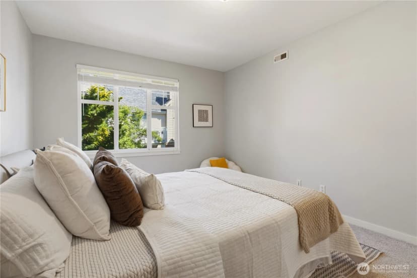 Property photo for 1392 Huckleberry Cir, Issaquah photo 15
