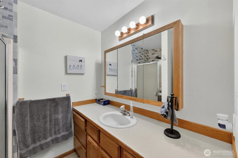 Property photo for 6898 Golf View Drive, Lynden photo 27
