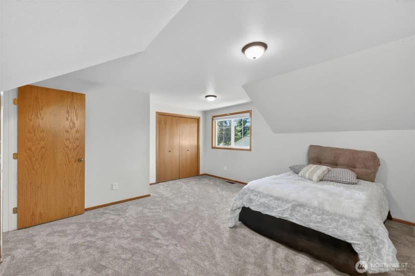 Property photo for 6898 Golf View Drive, Lynden photo 30