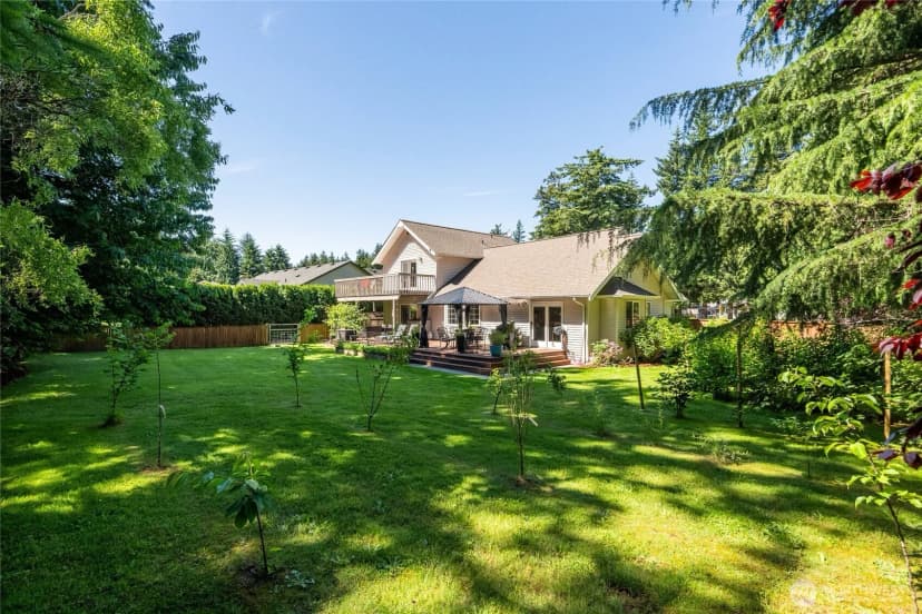 Property photo for 6898 Golf View Drive, Lynden photo 32