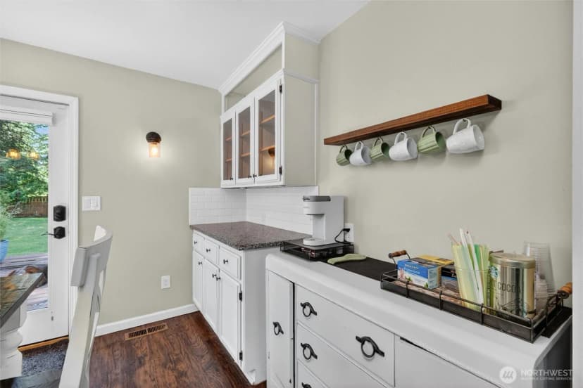 Property photo for 6898 Golf View Drive, Lynden photo 16