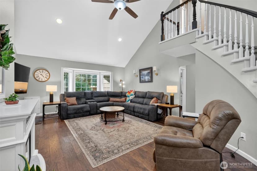 Property photo for 6898 Golf View Drive, Lynden photo 9