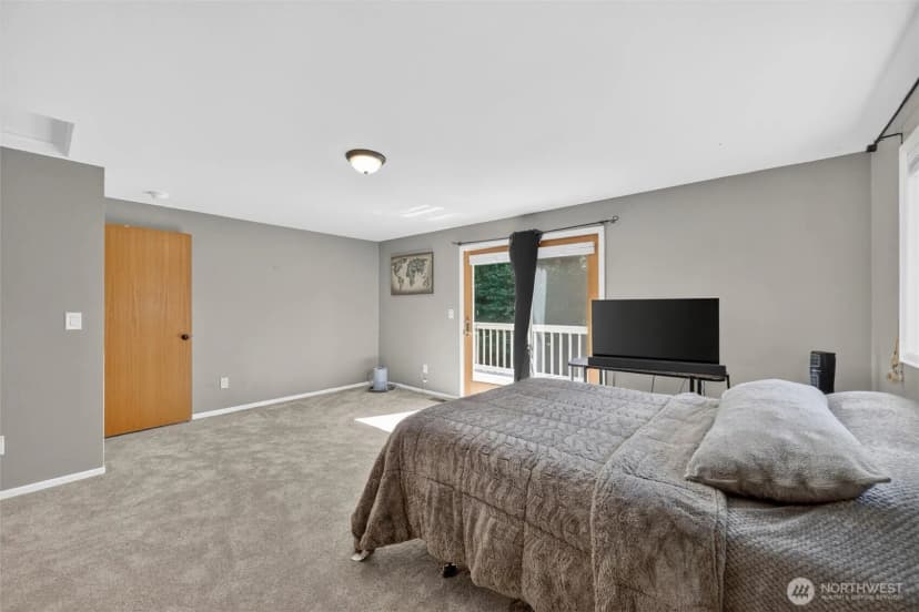 Property photo for 6898 Golf View Drive, Lynden photo 25