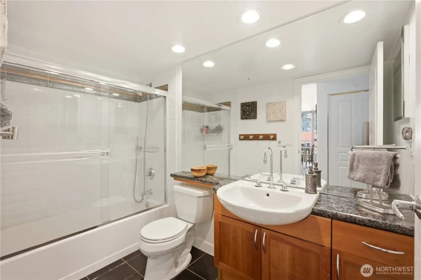 Property photo for 2929 1st Avenue #817, Seattle photo 17