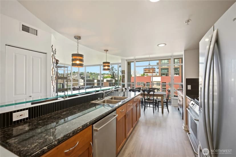 Property photo for 2929 1st Avenue #817, Seattle photo 6