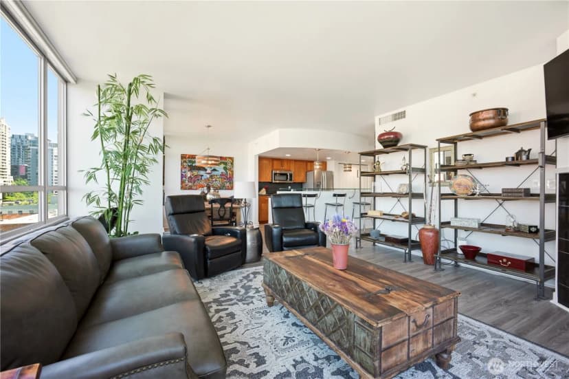 Property photo for 2929 1st Avenue #817, Seattle photo 11