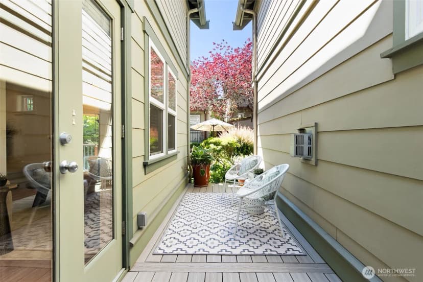 Property photo for 6318 5th Avenue Ne #c, Seattle photo 19