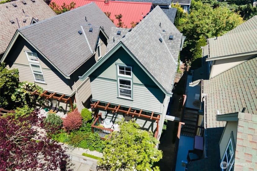 Property photo for 6318 5th Avenue Ne #c, Seattle photo 25
