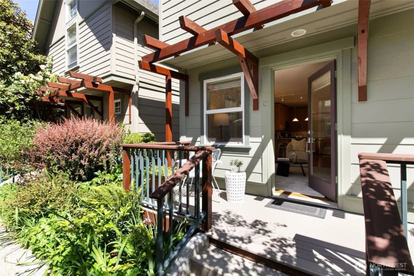 Property photo for 6318 5th Avenue Ne #c, Seattle photo 24