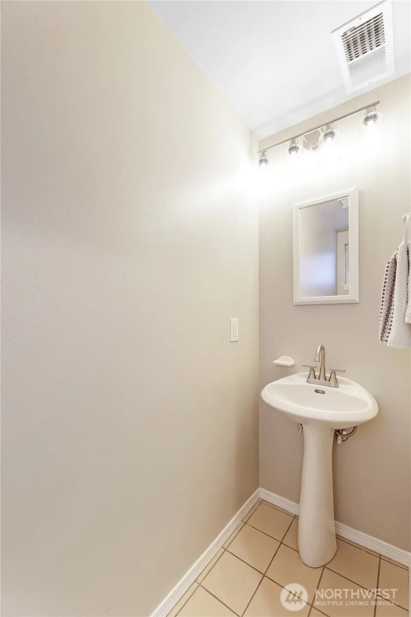 Property photo for 11520 Maple Court, Mukilteo photo 7