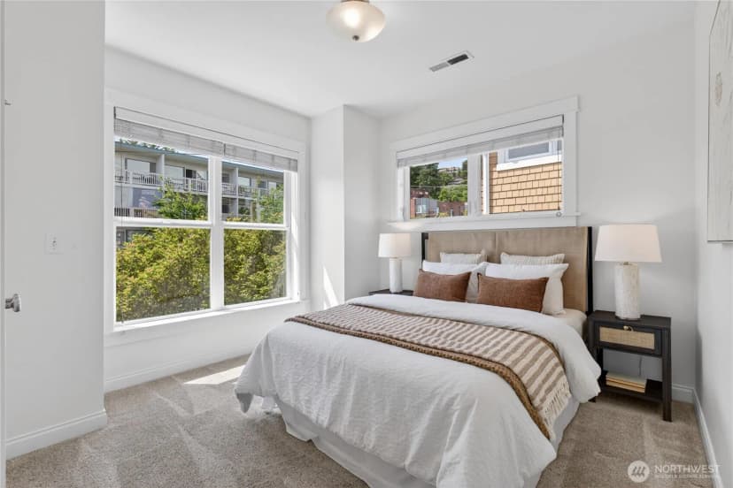 Property photo for 804 3rd Avenue N, Seattle photo 12