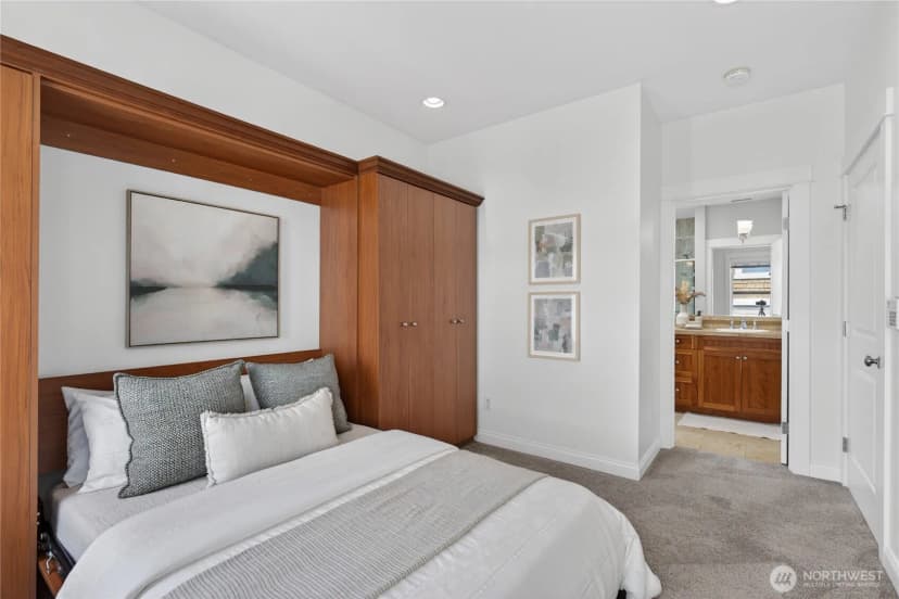 Property photo for 804 3rd Avenue N, Seattle photo 16