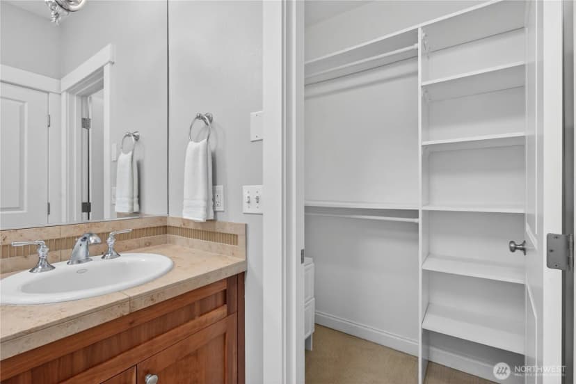 Property photo for 804 3rd Avenue N, Seattle photo 19