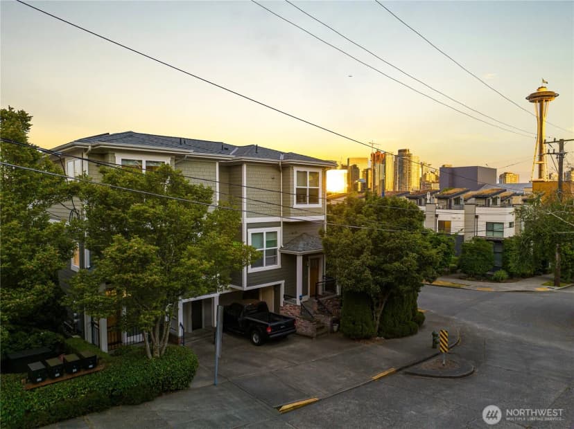 Property photo for 804 3rd Avenue N, Seattle photo 34