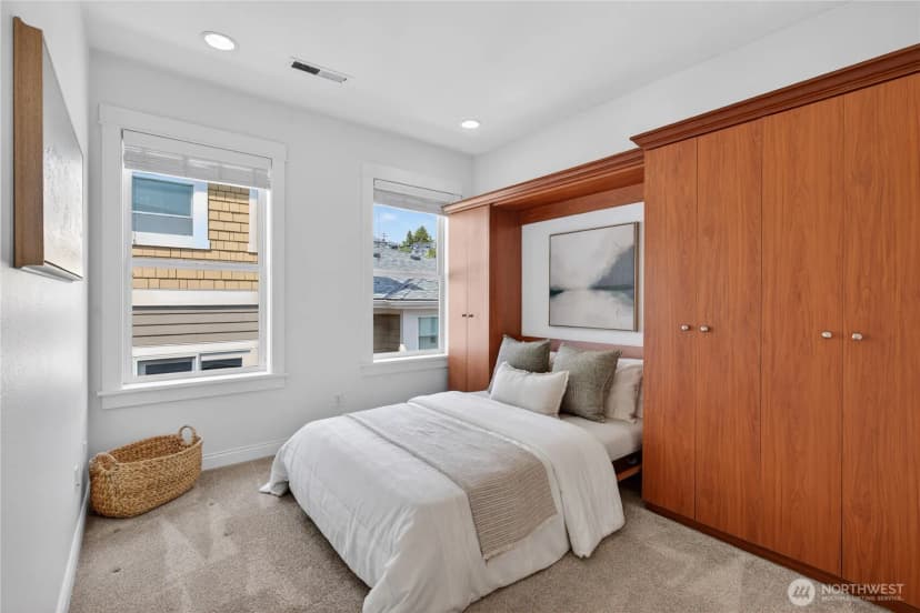 Property photo for 804 3rd Avenue N, Seattle photo 15