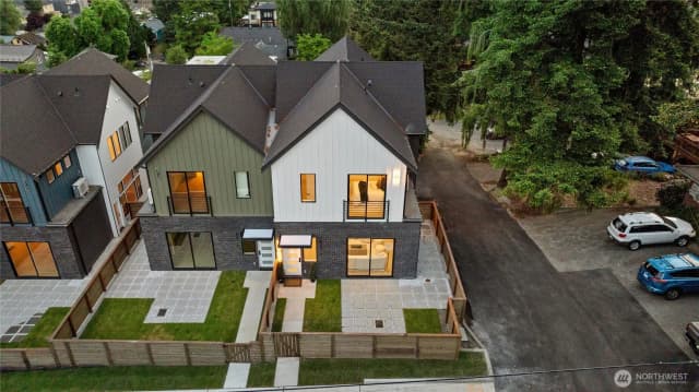 Property photo for 18607 104th Avenue Ne #b, Bothell photo 2