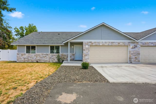Property photo for 8003 Westbrook Avenue, Yakima