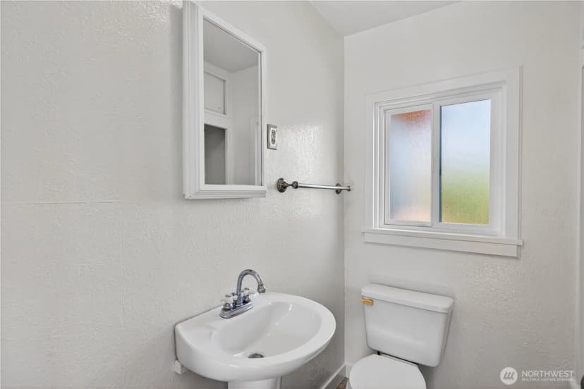 Property photo for 2009 11th Street, Anacortes photo 16