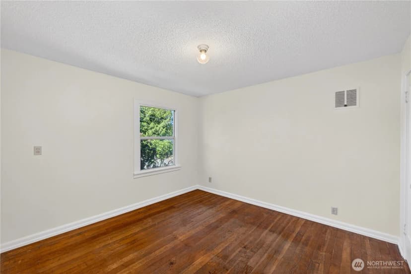 Property photo for 2009 11th Street, Anacortes photo 12