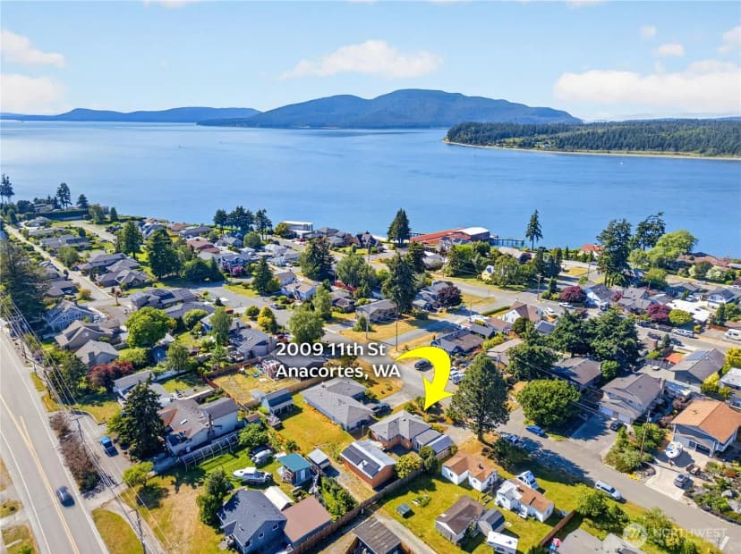 Property photo for 2009 11th Street, Anacortes photo 2