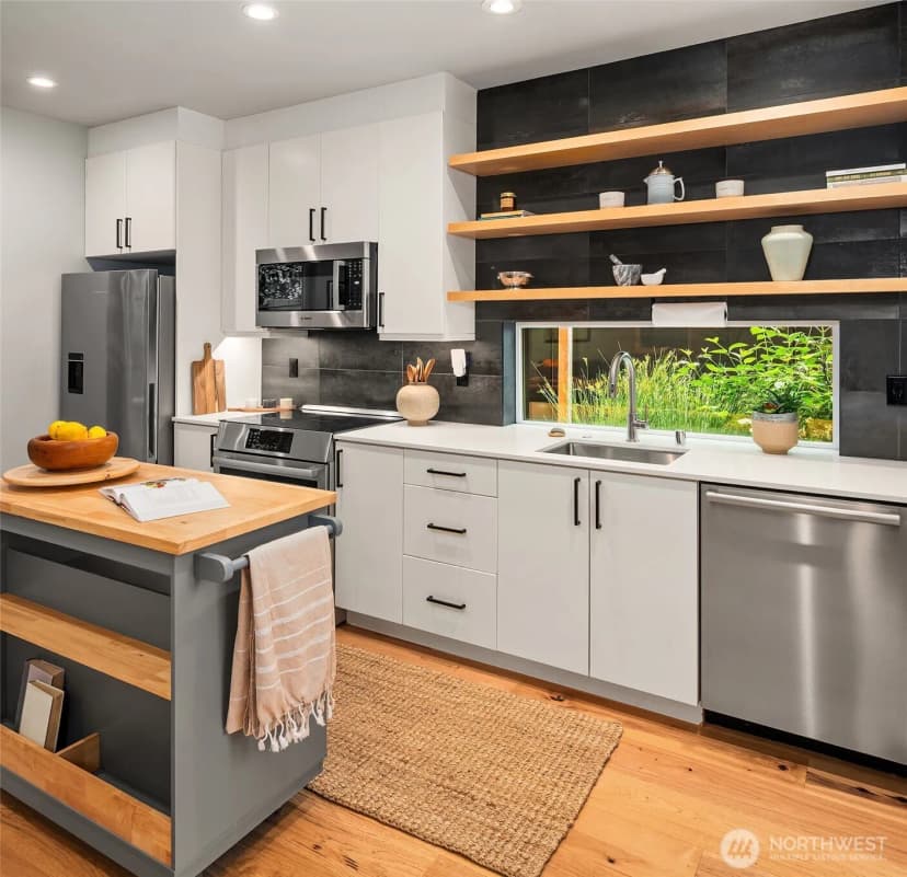Property photo for 7154 44th Avenue S, Seattle photo 11