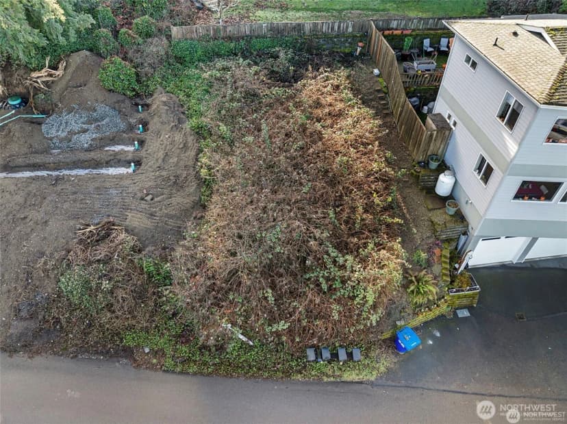 Property photo for 6726 Soundview Drive Ne, Tacoma photo 12