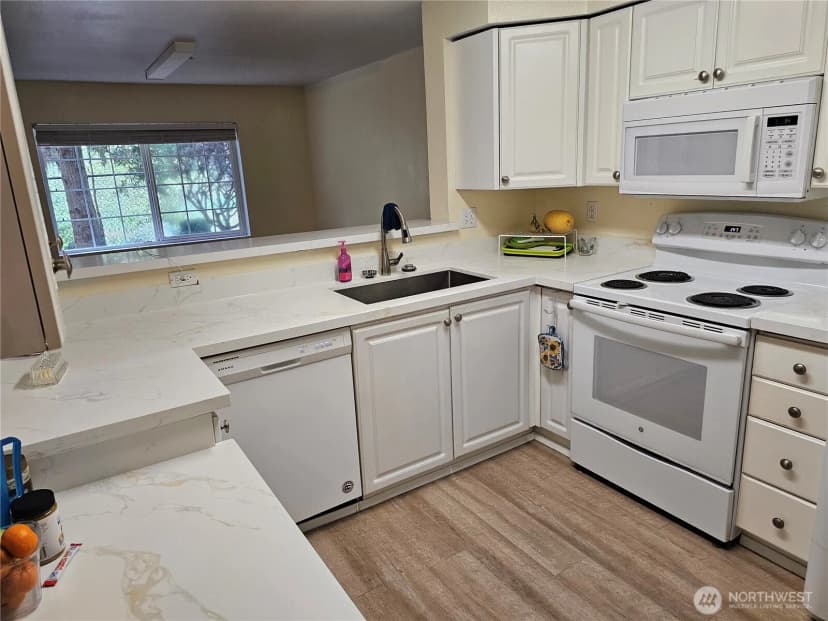 Property photo for 13306 Se 272nd Street #h103, Kent photo 2