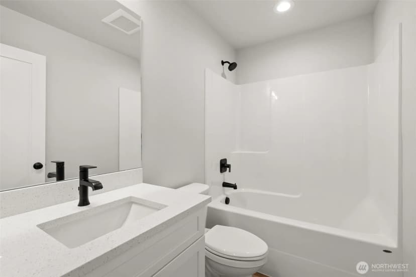 Property photo for 475 Garfield Ave E, Tenino photo 16