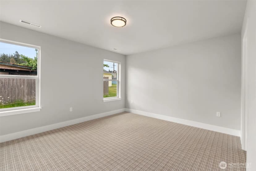 Property photo for 475 Garfield Ave E, Tenino photo 9