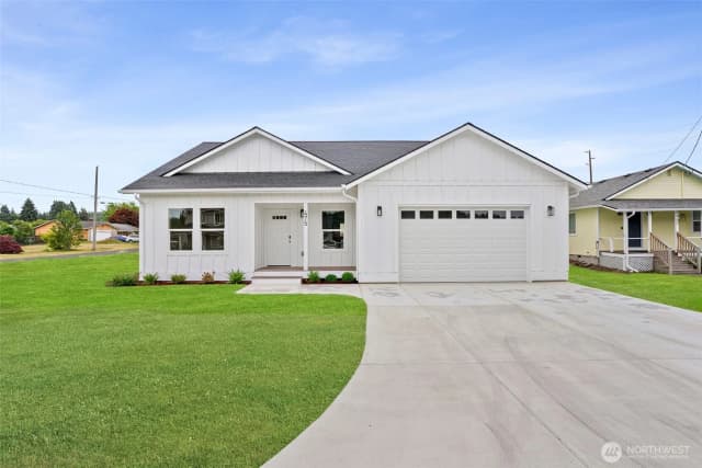 Property photo for 475 Garfield Ave E, Tenino