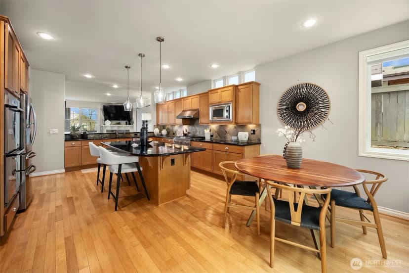 Property photo for 773 Summerhill Ridge Drive Nw, Issaquah photo 7