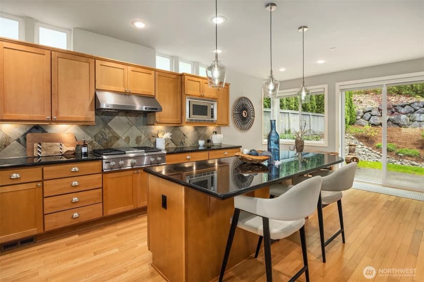 Property photo for 773 Summerhill Ridge Drive Nw, Issaquah photo 4