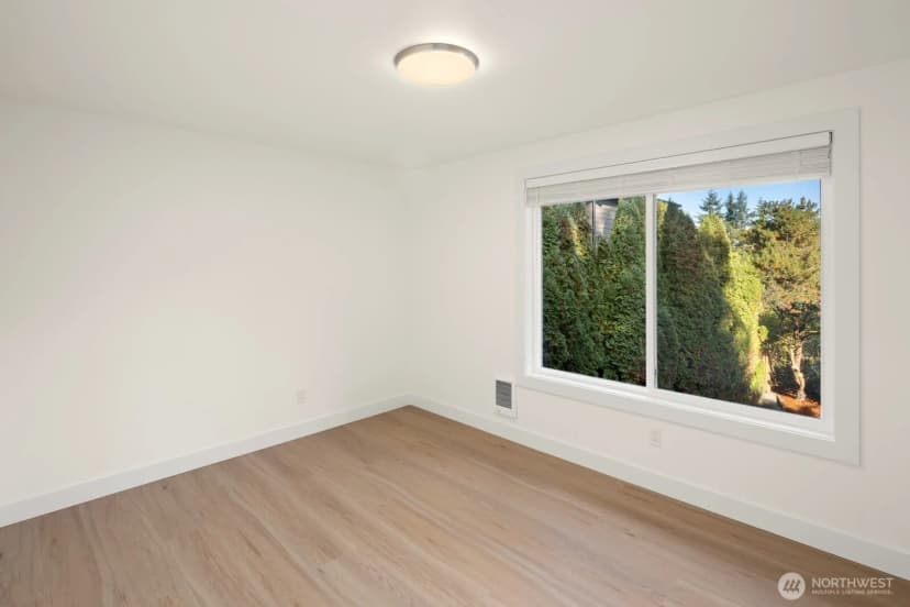 Property photo for 845 Kirkland Way, Kirkland photo 25