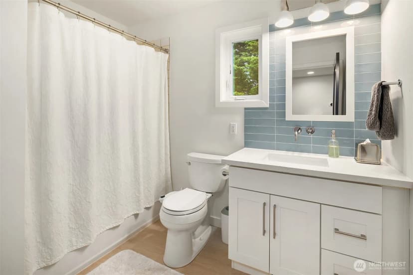 Property photo for 311 34th Avenue E, Seattle photo 25
