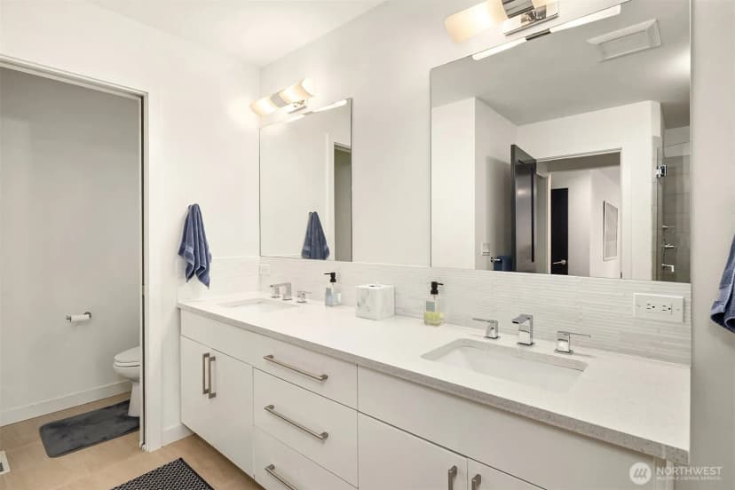 Property photo for 311 34th Avenue E, Seattle photo 27