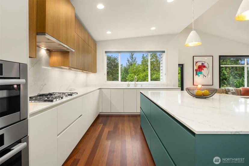 Property photo for 311 34th Avenue E, Seattle photo 7