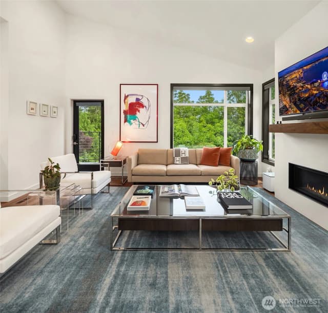 Property photo for 311 34th Avenue E, Seattle photo 3