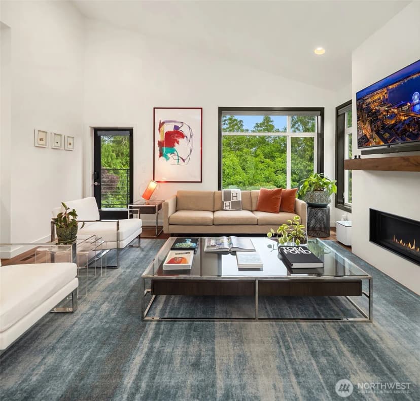 Property photo for 311 34th Avenue E, Seattle photo 3