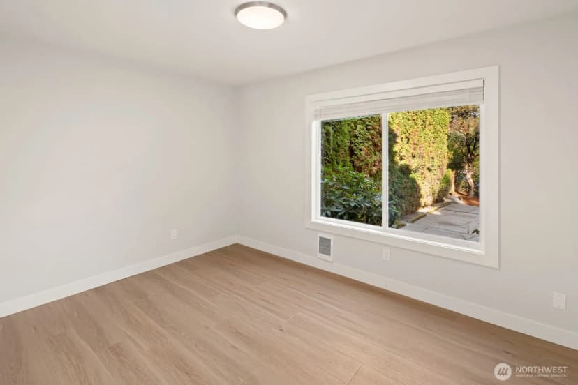 Property photo for 845 Kirkland Way, Kirkland photo 17