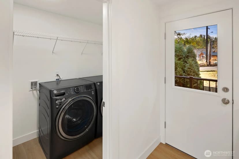 Property photo for 845 Kirkland Way, Kirkland photo 36