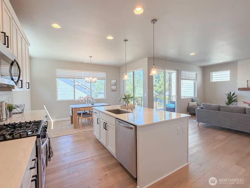 Property photo for 6843 46th Street Ne, Marysville photo 8