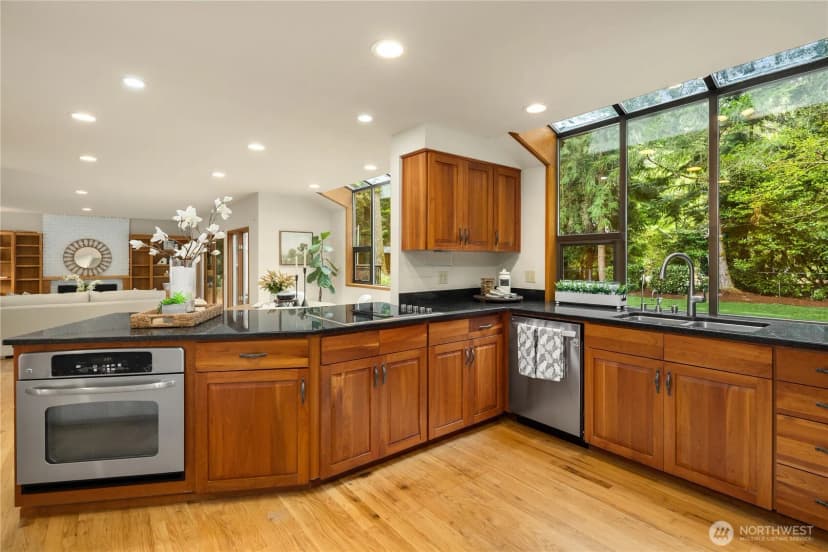 Property photo for 22542 Ne 46th Street, Redmond photo 12