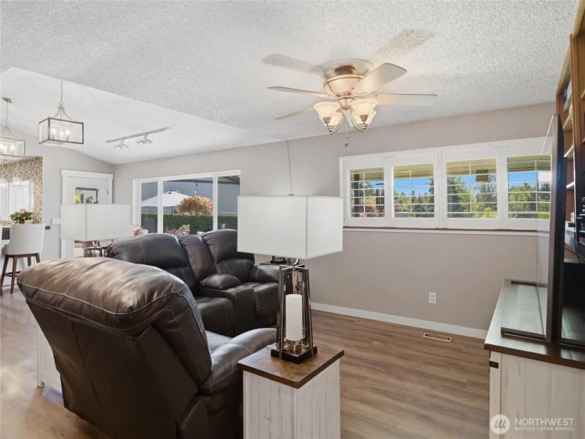 Property photo for 14516 224th Street E, Graham photo 15