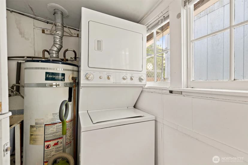 Property photo for 10346 Midvale Avenue N, Seattle photo 16