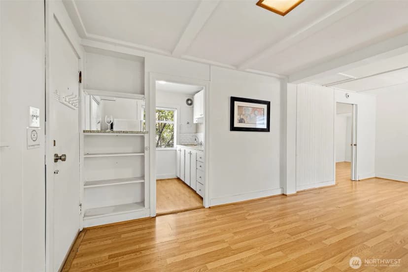 Property photo for 10346 Midvale Avenue N, Seattle photo 8