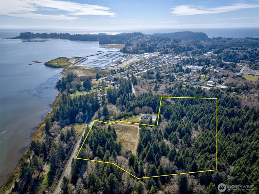 Property photo for 1740 State Route 101, Ilwaco